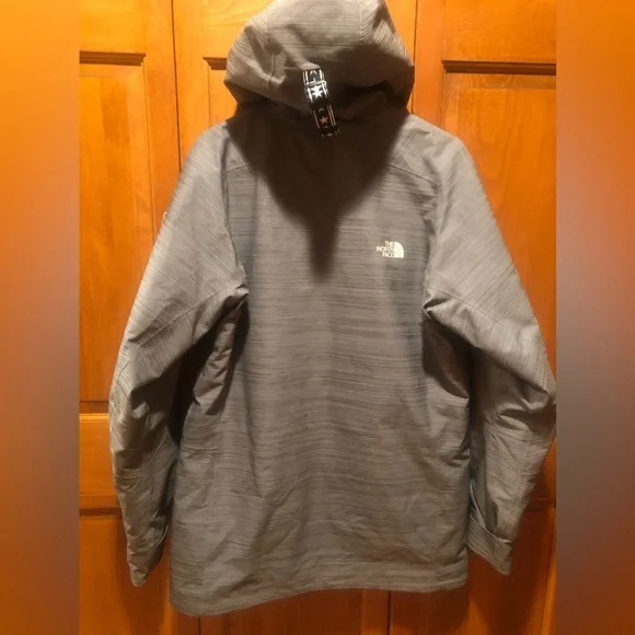 Men’s North Face 2018 Winter Olympics Snowboard Jacket - Picture 13 of 13